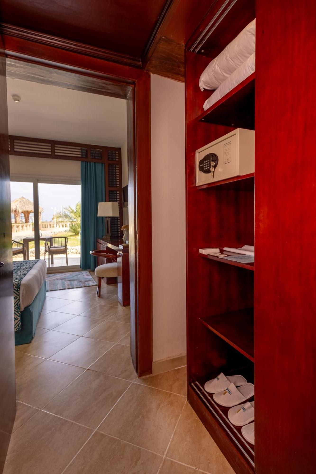 Grand Waha Resort Mersa Matruh Bagian luar foto